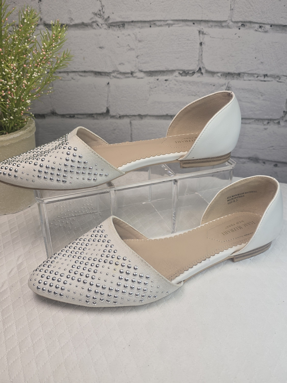 ISAAC MIZRAHI POINTED-TOE FLATS PERFORATED TOE OPEN SIDES SUMMER WOMENS 9.5 - Picture 3 of 9